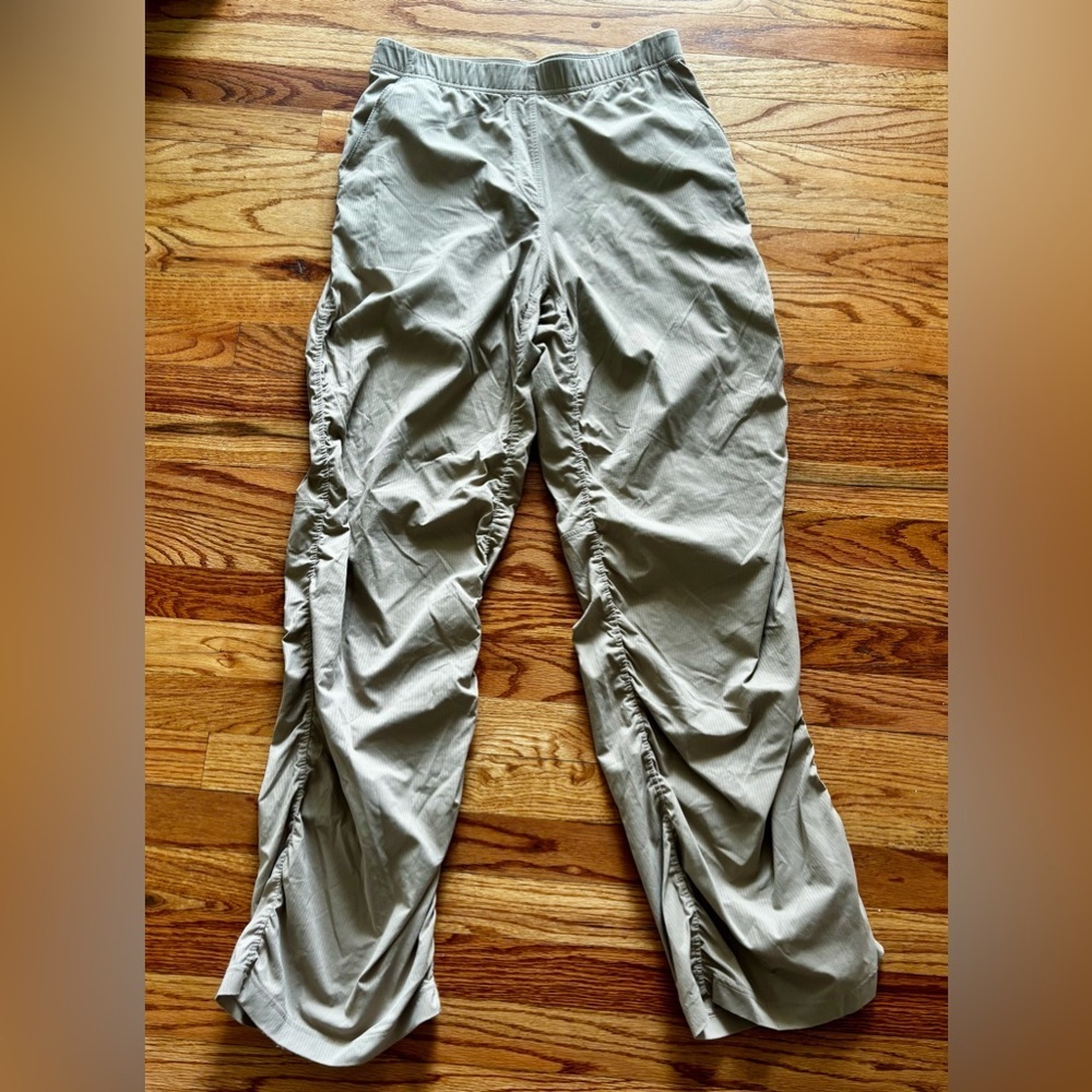 lululemon athletica Dance Studio High Rise Slim Fit Light Khaki/Oak - Large